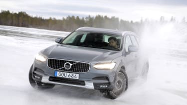 Volvo V90 Cross Country - ice drift