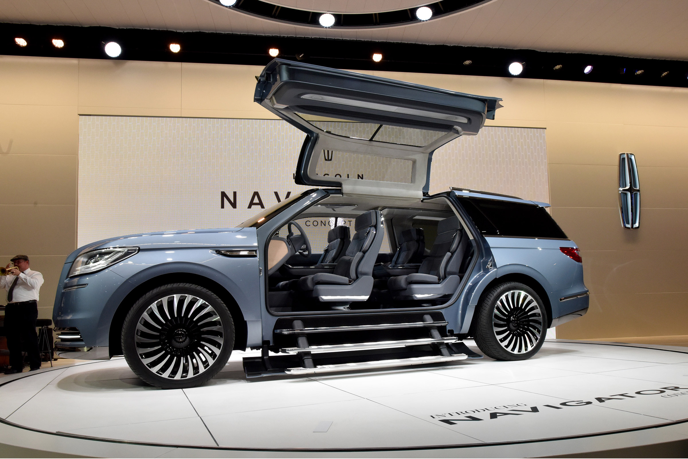 New Lincoln Navigator concept unveiled in New York | Auto Express