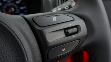 Triple test – Kia Picanto - steering controls