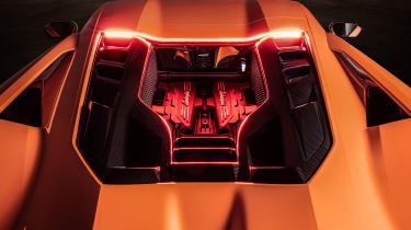 Lamborghini Revuelto - engine