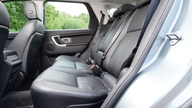Land Rover Discovery Sport - middle row seats