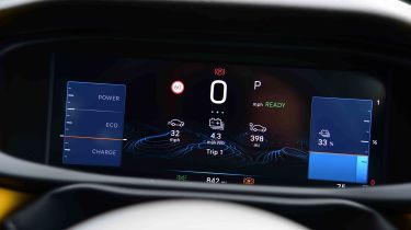 Jeep Avenger Summit – digital driver display with efficiency readings