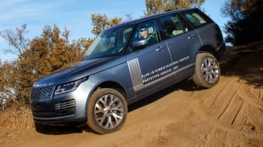 New Range Rover PHEV 2017 review - hill descent