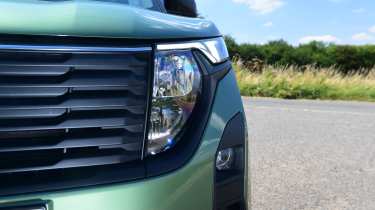 Ford Tourneo Courier Titanium - front light