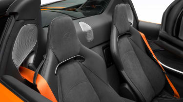 McLaren Artura Spider - studio seats
