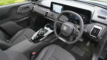 Suzuki e Vitara - dashboard