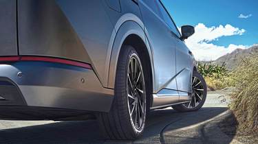 Xpeng X9 - alloy wheels