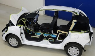 Peugeot Citroen Hybrid Air system