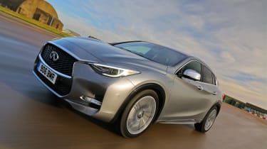Infiniti Q30 2.2 Diesel 2016 - front tracking 2