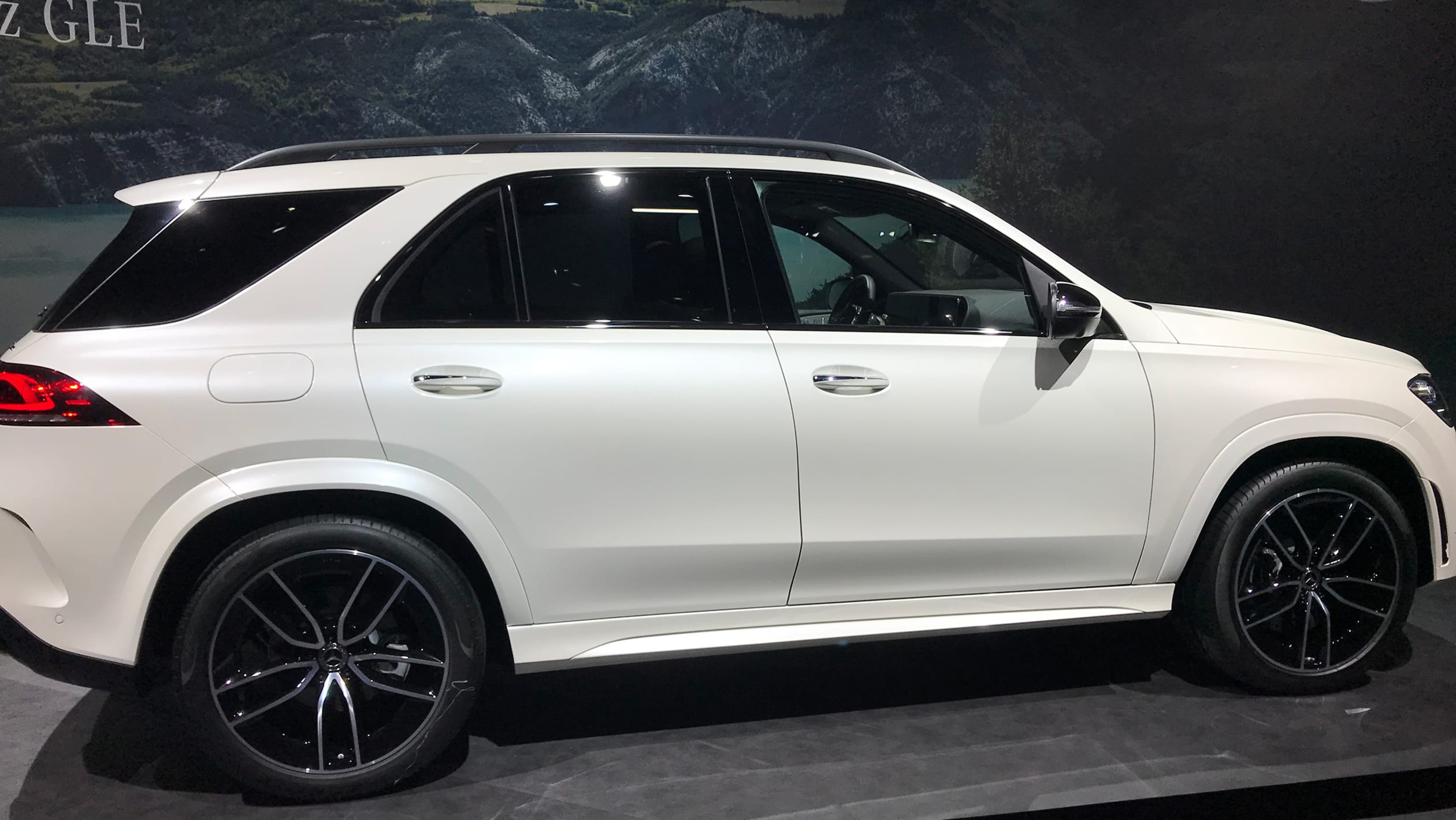 New Mercedes GLE SUV revealed - pictures | Auto Express