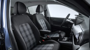 Facelifted Hyundai i10 - front seats