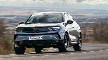 Vauxhall Mokka GSE 2025 - front action