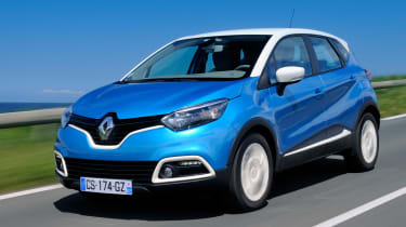 Renault Captur front tracking