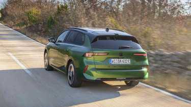 Vauxhall Astra Sports Tourer - rear tracking