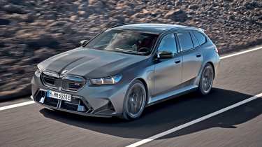 BMW M5 Touring - front action