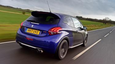 Peugeot 208 GTI - rear tracking