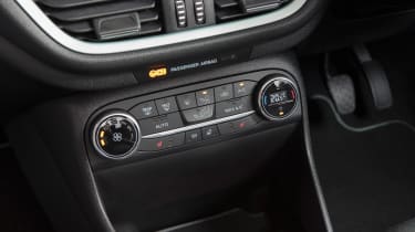 Ford Fiesta - centre console