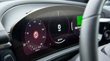 Porsche Macan Electric 4 - dashboard screen