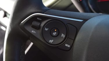 Used Vauxhall Grandland Mk1 - steering wheel controls