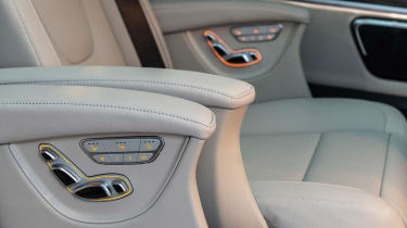 Mercedes V-Class - seat detail