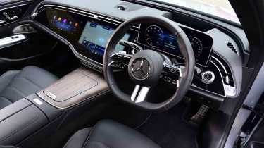 Mercedes E-Class E 300 e - dashboard