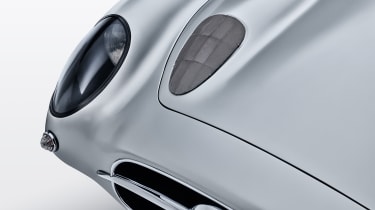1955 Mercedes 300 SLR - headlight