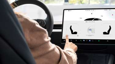 Tesla Model 3 Standard - screen