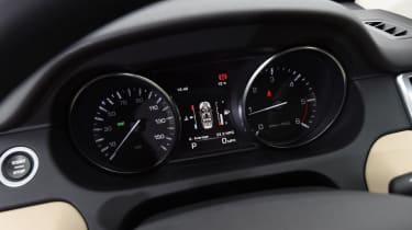 Used Land Rover Discovery Sport - dials