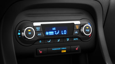 Ford Ka+ - centre console