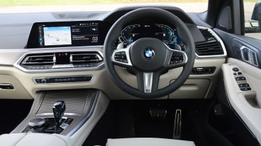BMW X5 xDrive45e - dash