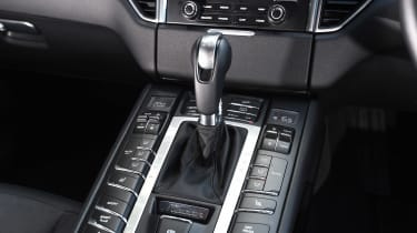 Porsche Macan - centre console