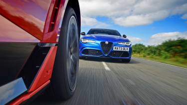 Hyundai Ioniq 5 N vs Alfa Romeo Giulia Quadrifoglio - tracking