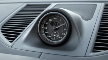 Porsche Macan T - chrono clock