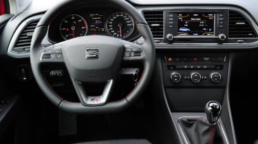 SEAT Leon SC dash