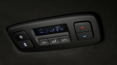 Hyundai Staria - heating controls