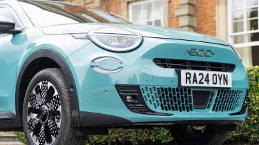 Fiat 600 Hybrid UK - front detail