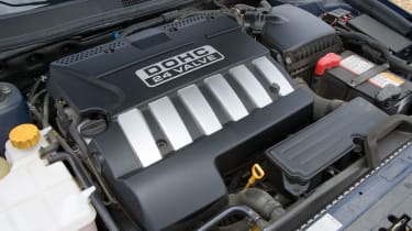 Chevrolet Epica engine