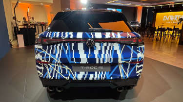 Volkswagen T-Roc R - full rear
