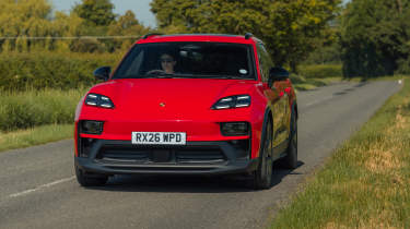 Porsche Macan GTS - front action