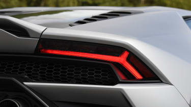 Lamborghini Huracan Evo - rear lights