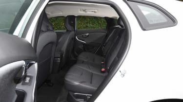 Volvo V40 Cross Country - rear seats