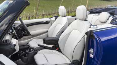 Used car hunter: sporty convertibles - MINI Cooper S convertible, interior 