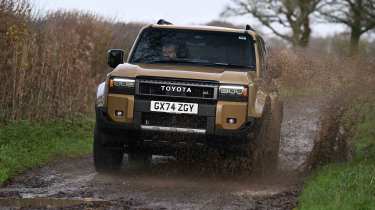 Toyota Land Cruiser - mud