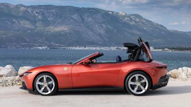 Ferrari Amalfi Spider - roof closing