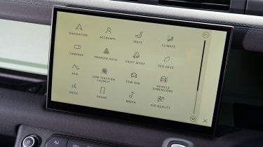Land Rover Defender - Pivi Pro infotainment
