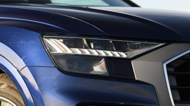 Audi Q8 - front light