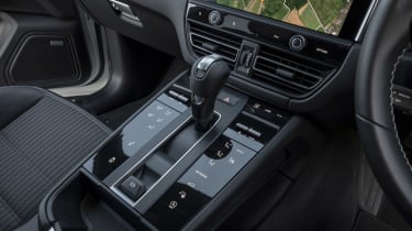 Porsche Macan T - centre console