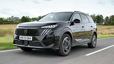 Peugeot 5008 - front 3/4