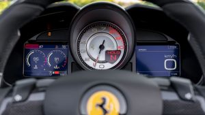 Ferrari Portofino M - dials