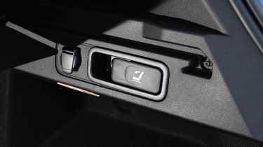 Dacia Bigster - remote seat fold handle